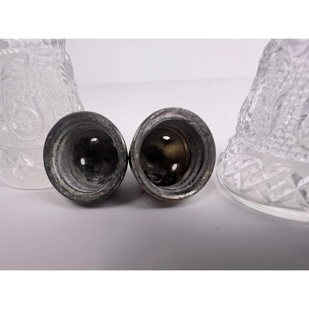 Vintage Glass Salt Pepper Shakers Set Silver Tone‎ Metal Caps Ornate Etched